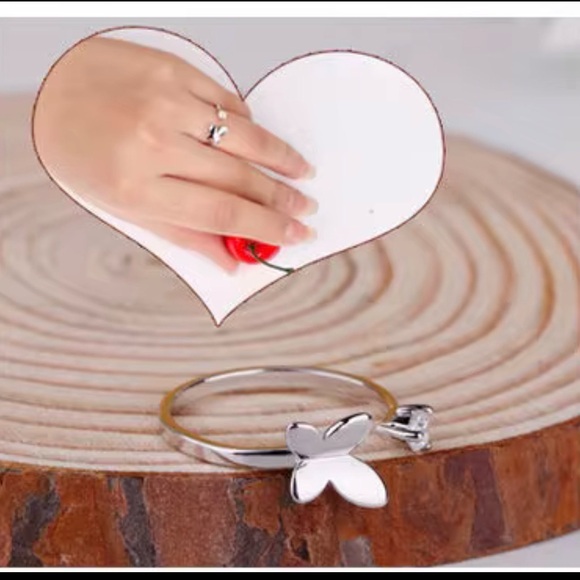 Chic S925 Silver Butterfly Ring - Picture 4 of 13